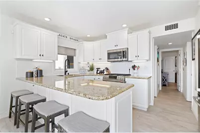 916 E Oceanfront, Newport Beach, CA 92661 - Photo 12