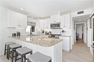 916 E Oceanfront, Newport Beach, CA 92661 - Photo 12