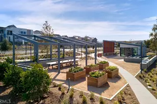 27448 Shining Willow Ln, Valencia, CA 91381 - Photo 24