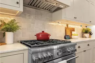 337 Holmwood Dr, Newport Beach, CA 92663 - Photo 10