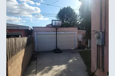 34 E 53rd Street, Long Beach, CA 90805 - Photo 2