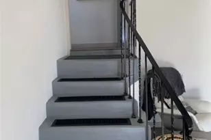 2568 N Beachwood Dr, Los Angeles, CA 90068 - Photo 22