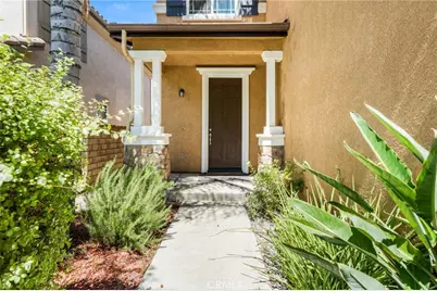 20047 Holly Drive, Santa Clarita, CA 91350 - Photo 4