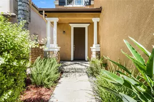 20047 Holly Dr, Santa Clarita, CA 91350 - Photo 4