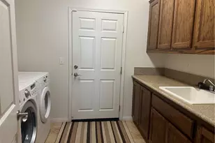 9322 Hollywood Ct, Phelan, CA 92371 - Photo 8