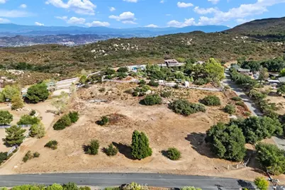 2 S. Main Divide, Lake Elsinore, CA 92530 - Photo 4
