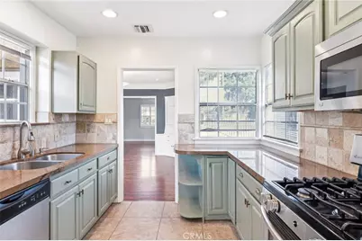 527 S Orchard Drive, Burbank, CA 91506 - Photo 16