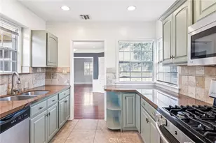 527 S Orchard Dr, Burbank, CA 91506 - Photo 16