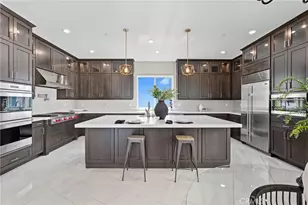 186 Stellar, Irvine, CA 92618 - Photo 2