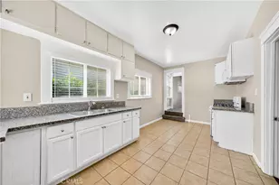 2256 W 28th St, Los Angeles, CA 90018 - Photo 14