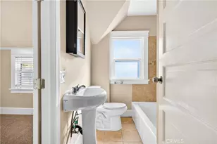 2256 W 28th St, Los Angeles, CA 90018 - Photo 32