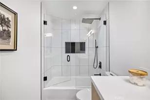 558 Vista Flora, Newport Beach, CA 92660 - Photo 16