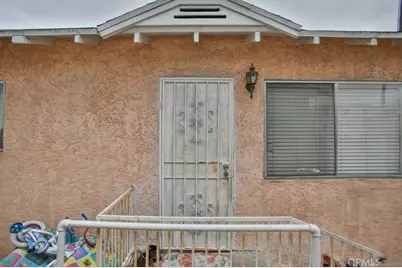 823 W 81st Street, Los Angeles, CA 90044 - Photo 22