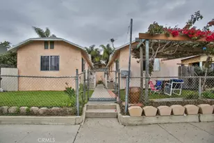 823 W 81st St, Los Angeles, CA 90044 - Photo 2