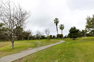 9 Flores, Irvine, CA 92612 - Photo 32