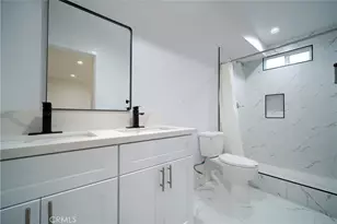 801 E 84th Pl, Los Angeles, CA 90001 - Photo 32