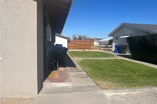 14703 Mesa Dr, Victorville, CA 92395 - Photo 8