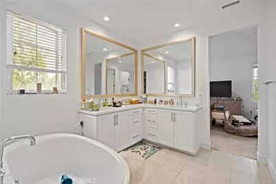 112 San Benito, Irvine, CA 92618 - Photo 36