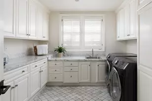 125 Kings Pl, Newport Beach, CA 92663 - Photo 22