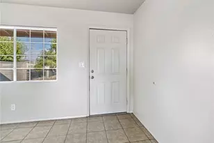 15212 Las Piedras Dr, Victorville, CA 92395 - Photo 4