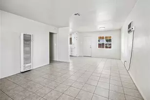 15212 Las Piedras Dr, Victorville, CA 92395 - Photo 6