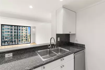 10535 Wilshire #912, Los Angeles, CA 90024 - Photo 14