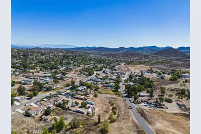 28490 Connecticut Drive, Menifee, CA 92587 - Photo 18