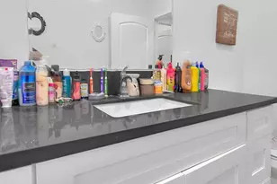 6915 Bonsallo, Los Angeles, CA 90044 - Photo 4