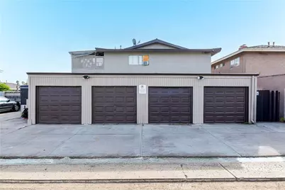 17091 Oak, Huntington Beach, CA 92647 - Photo 16