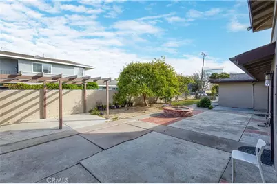 17091 Oak, Huntington Beach, CA 92647 - Photo 14