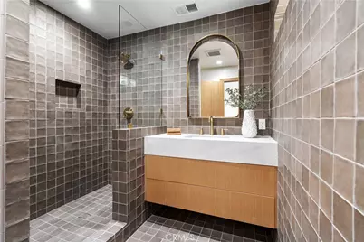 2055 Calvert Avenue, Costa Mesa, CA 92626 - Photo 14