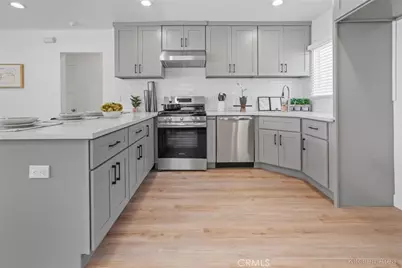 128 S Citrus Avenue, Fullerton, CA 92833 - Photo 6