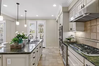 35 Twin Gables, Irvine, CA 92620 - Photo 10