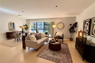 13601 Del Monte Dr, Seal Beach, CA 90740 - Photo 2
