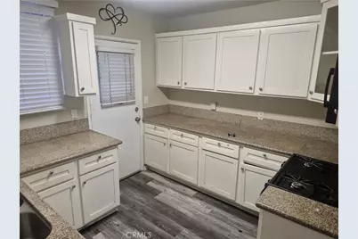 8237 Rosecrans, Paramount, CA 90723 - Photo 6