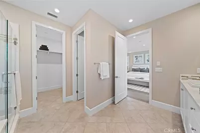 100 Viano, Irvine, CA 92602 - Photo 34