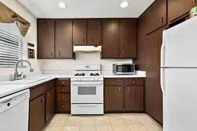 35 Firwood, Irvine, CA 92604 - Photo 8