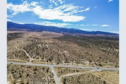 30002 263rd, Llano, CA 93544 - Photo 8
