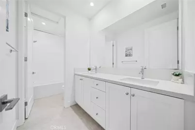 118 Glydon, Irvine, CA 92618 - Photo 8