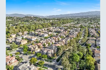 27626 Sunny Creek Drive, Valencia, CA 91354 - Photo 36