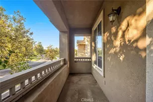 27626 Sunny Creek Dr, Valencia, CA 91354 - Photo 20