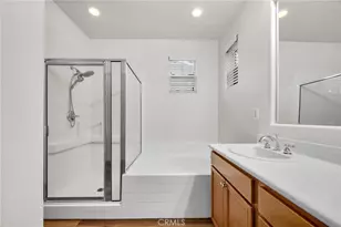 27626 Sunny Creek Dr, Valencia, CA 91354 - Photo 24