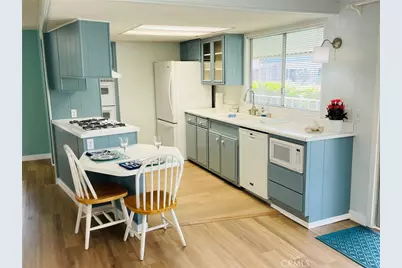 101 Malaga Street, Tustin, CA 92780 - Photo 2