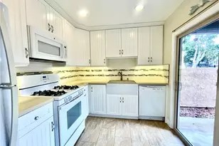 16973 Bluewater Ln, Huntington Beach, CA 92649 - Photo 2