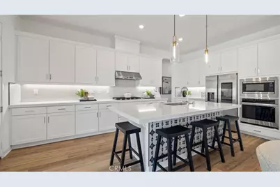 24507 Villa La Sombrilla, Valencia, CA 91354 - Photo 2