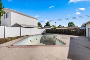 18928 Victory Blvd, Tarzana, CA 91335 - Photo 32