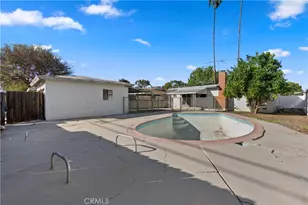 18928 Victory Blvd, Tarzana, CA 91335 - Photo 36