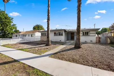 18928 Victory Boulevard, Tarzana, CA 91335 - Photo 2