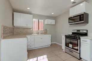 542 W 105th St, Los Angeles, CA 90044 - Photo 14