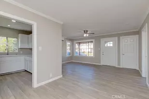 542 W 105th St, Los Angeles, CA 90044 - Photo 4